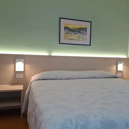 Al Pontesel Garda (Verona)